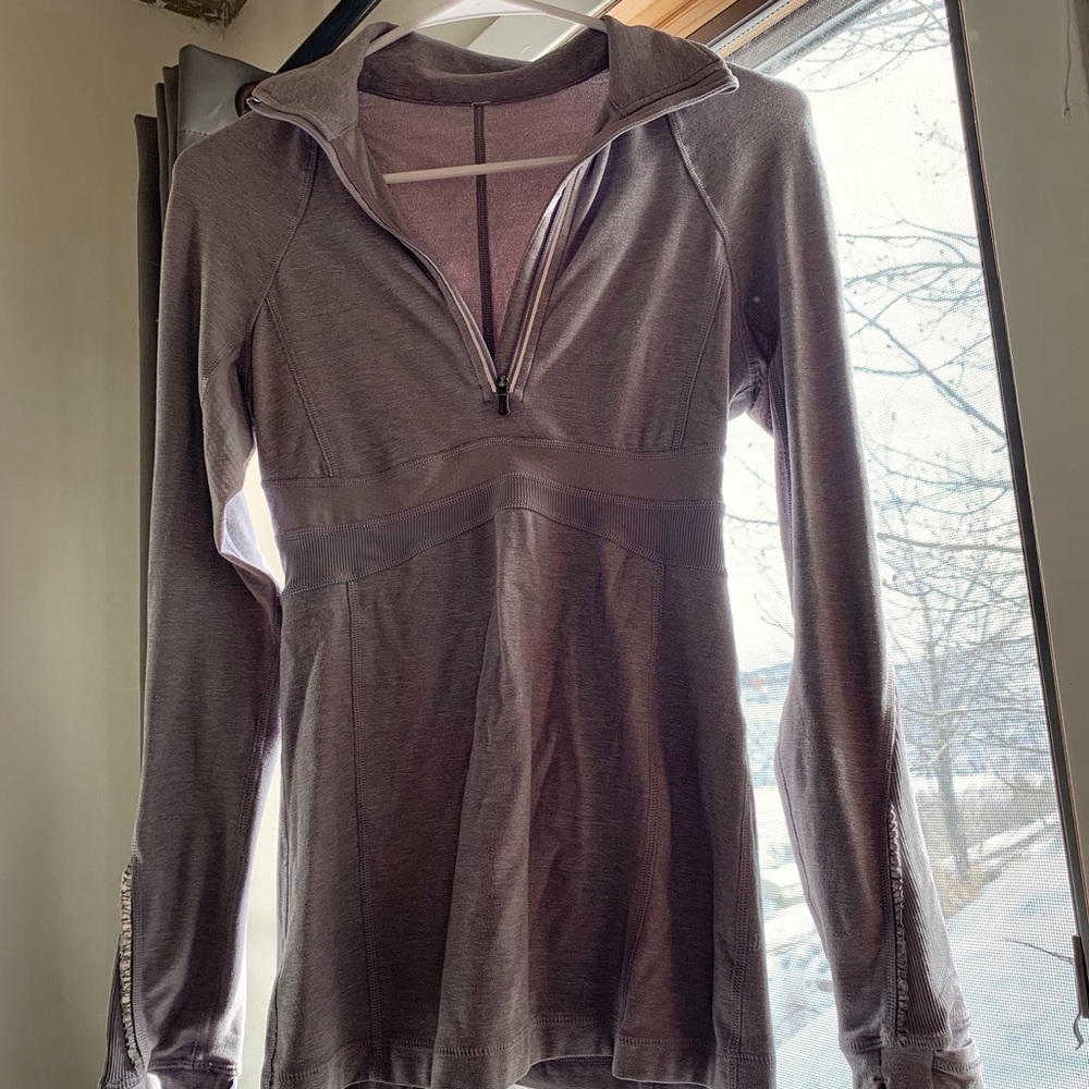 Lululemon running top